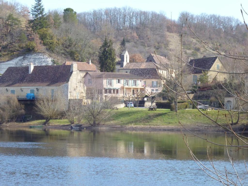 Hôtel-Restaurant Côté Rivage Badefols-sur-Dordogne Exterior foto
